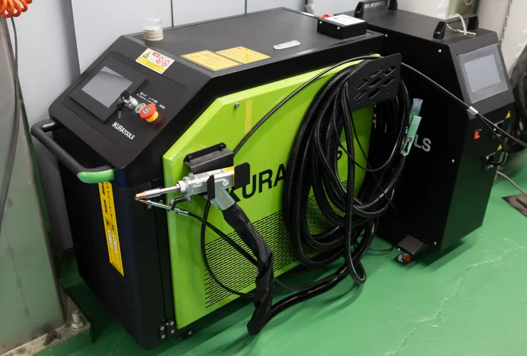 育良精機製ファイバーレーザー溶接機